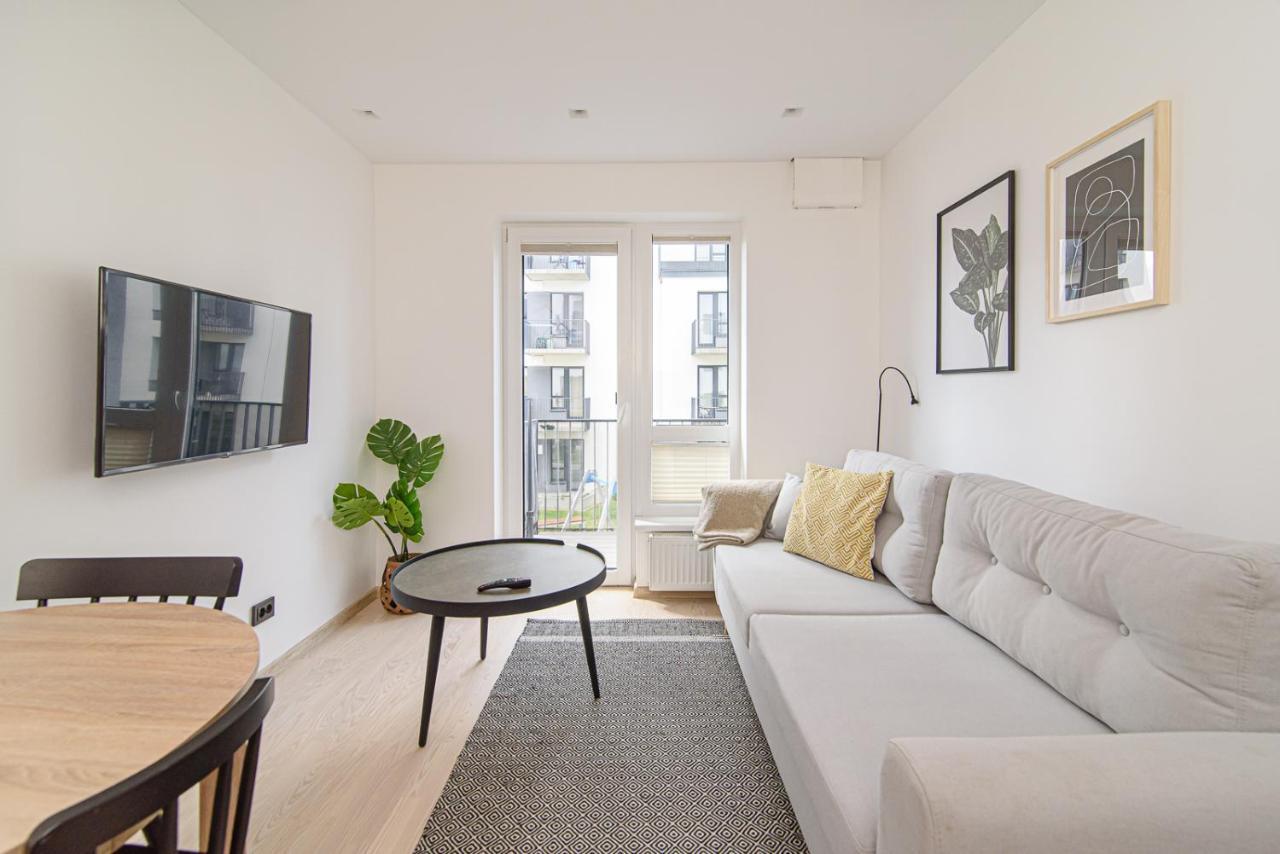 Modern Apartment Next To Ozas Park By Urban Rent Vilna Exterior foto